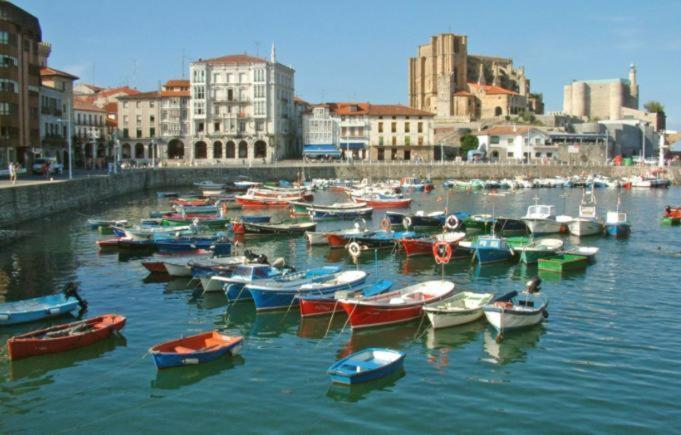 Апартаменти Precioso Apartamento Con Terraza, Pistas De Padel Y Piscinas Кастро-Урдіалес Екстер'єр фото